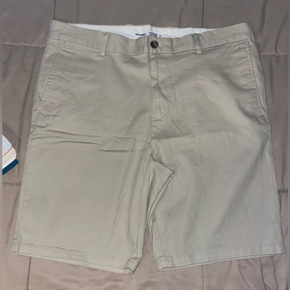 Old Navy Shorts / Ultimate Slim Built-In Flex Men’s Size 38 Khaki Preppy Shorts